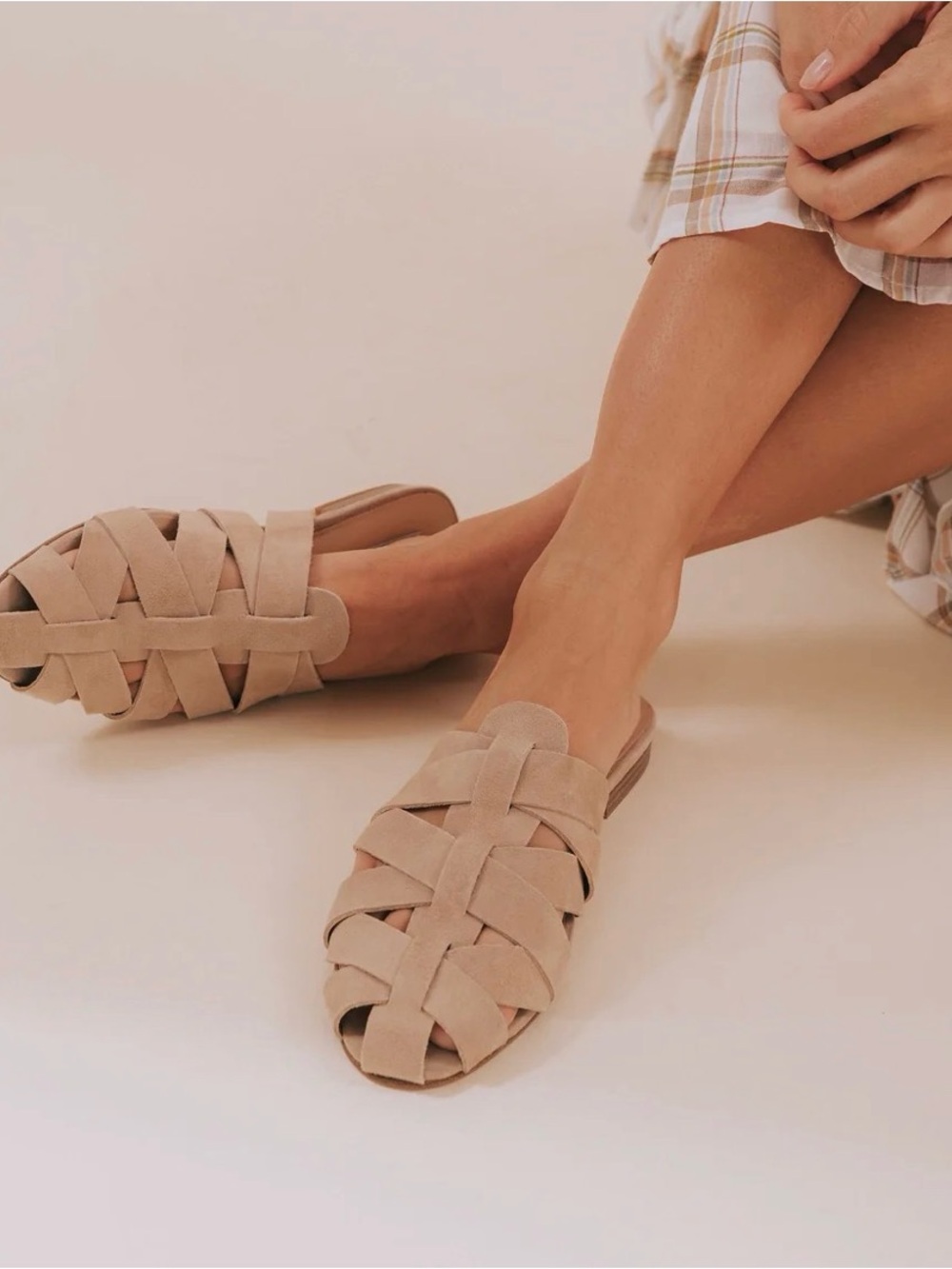 STEVE MADDEN - JANSEN MULEN NWOT. Suede